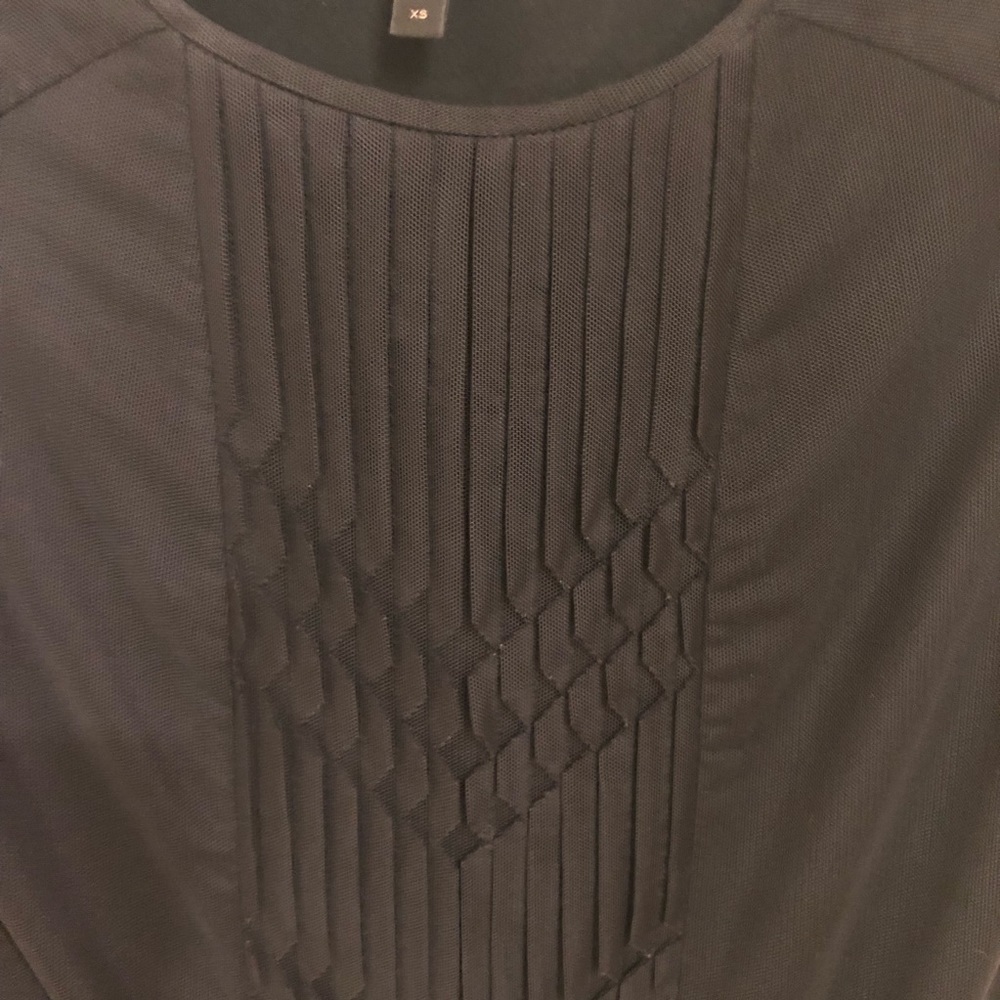 BCBG Max Azeris delicate pleated blk blouse Sz XS - Picture 2 of 7